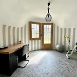 펜션 Chaumiere Cosy Avec Spajardin Calme Wifi 아브빌르