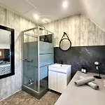 Chaumiere Cosy Avec Spajardin Calme Wifi Nyaraló *