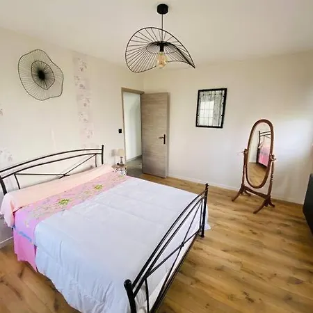 La Chaumiere Des 2 Cygnes-spa- Wifi-parking-calme Nyaraló